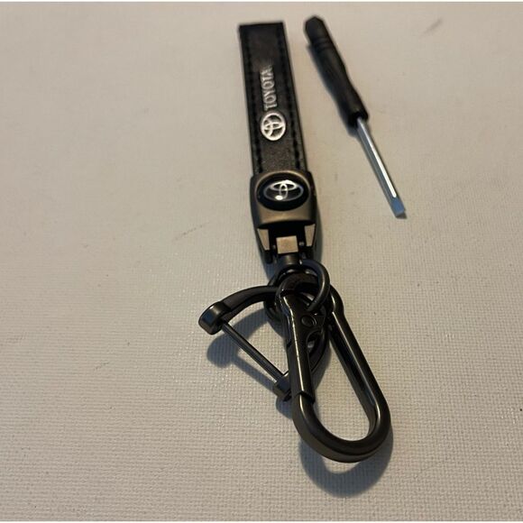 Toyota Logo key fob Keychain in black leather NWT - Picture 2 of 4